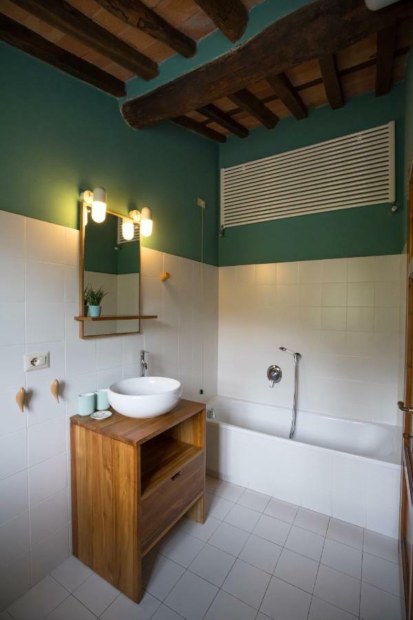Accogliente Alloggio Con Vista E Piscina ลุคคา ภายนอก รูปภาพ